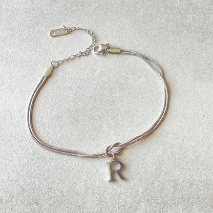 A-Z Love Knot Bracelet – Personalized Gold Charm