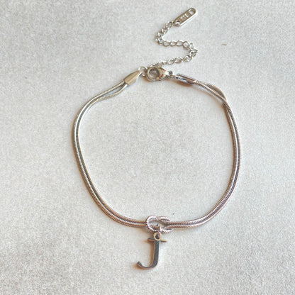 A-Z Love Knot Bracelet – Personalized Gold Charm