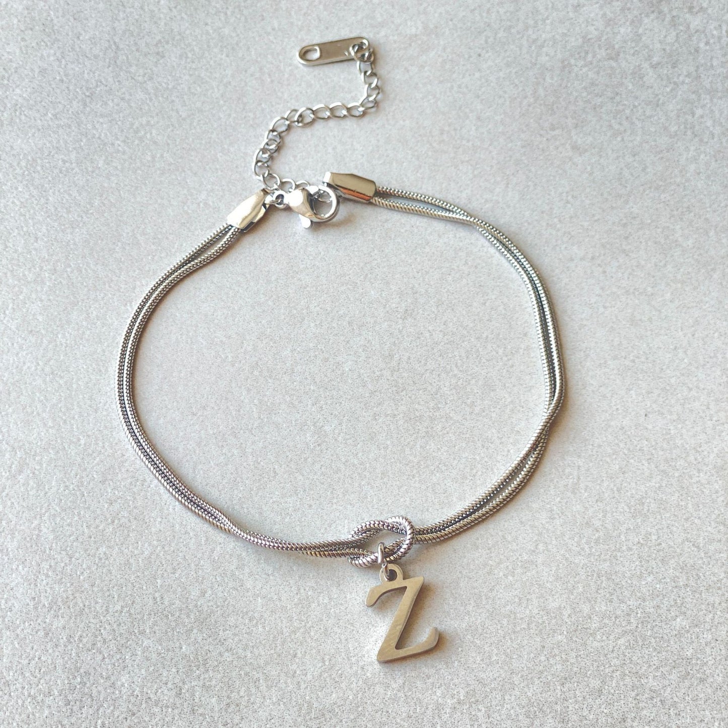 A-Z Love Knot Bracelet – Personalized Gold Charm