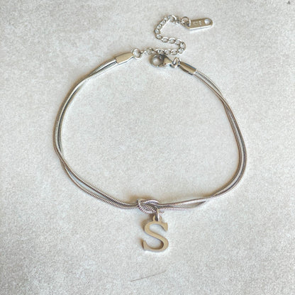 A-Z Love Knot Bracelet – Personalized Gold Charm