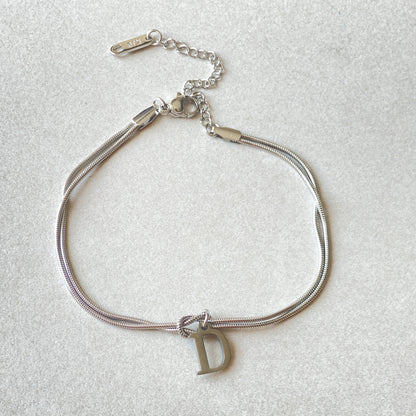 A-Z Love Knot Bracelet – Personalized Gold Charm