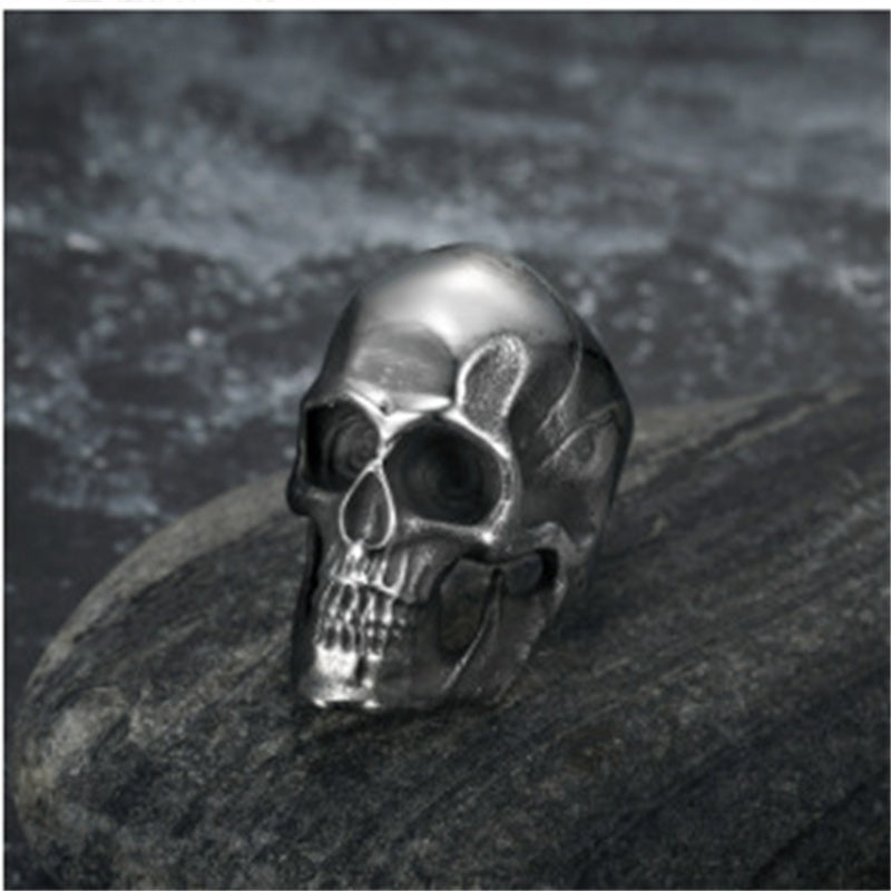 Punk Skull Ring – Bold Halloween Statement