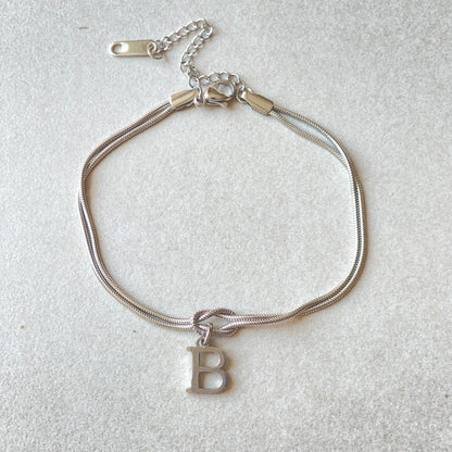 A-Z Love Knot Bracelet – Personalized Gold Charm