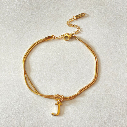 A-Z Love Knot Bracelet – Personalized Gold Charm