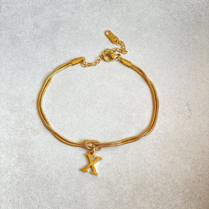 A-Z Love Knot Bracelet – Personalized Gold Charm